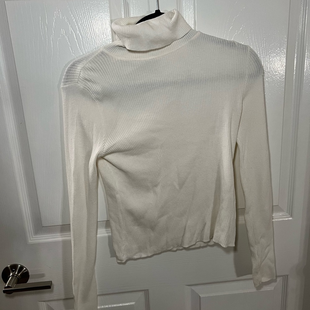 Urban outfitters white turtleneck